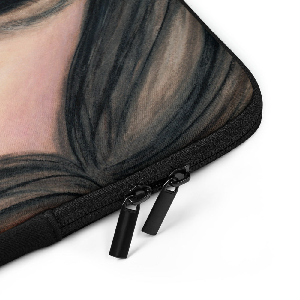 Material and zip detail of the 13-inch Harmony laptop sleeve